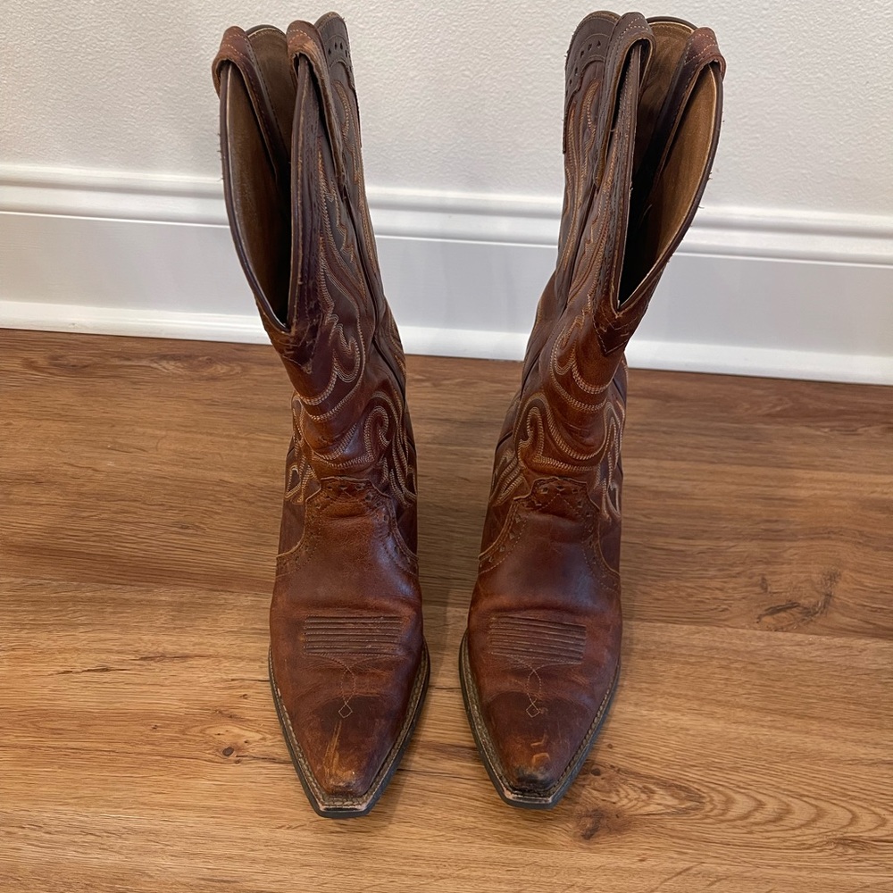 Ariat women’s cowboy boots